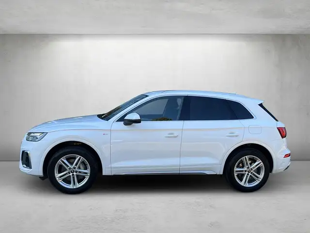 Audi Q5 view 3