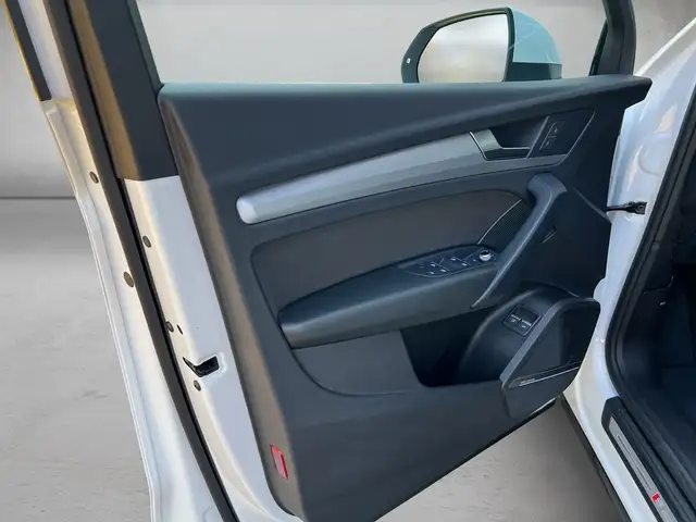 Audi Q5 view 7