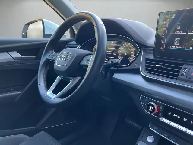 Audi Q5 view 8