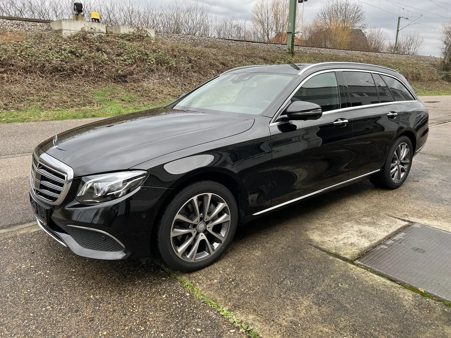 Mercedes-Benz E 220 E 220d Kombi, Original KM, frische Wartung Zwart - 2