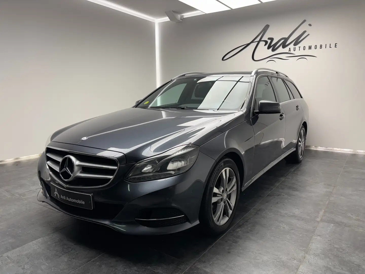 Mercedes-Benz E 200 CDI *GPS*BLUETOOTH*CRUISE*GARANTIE 12 MOIS* Gris - 1