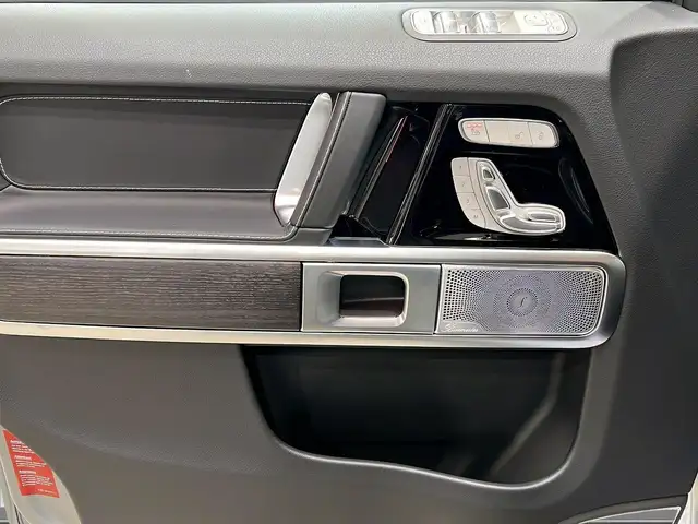 Mercedes-Benz 450 view 6