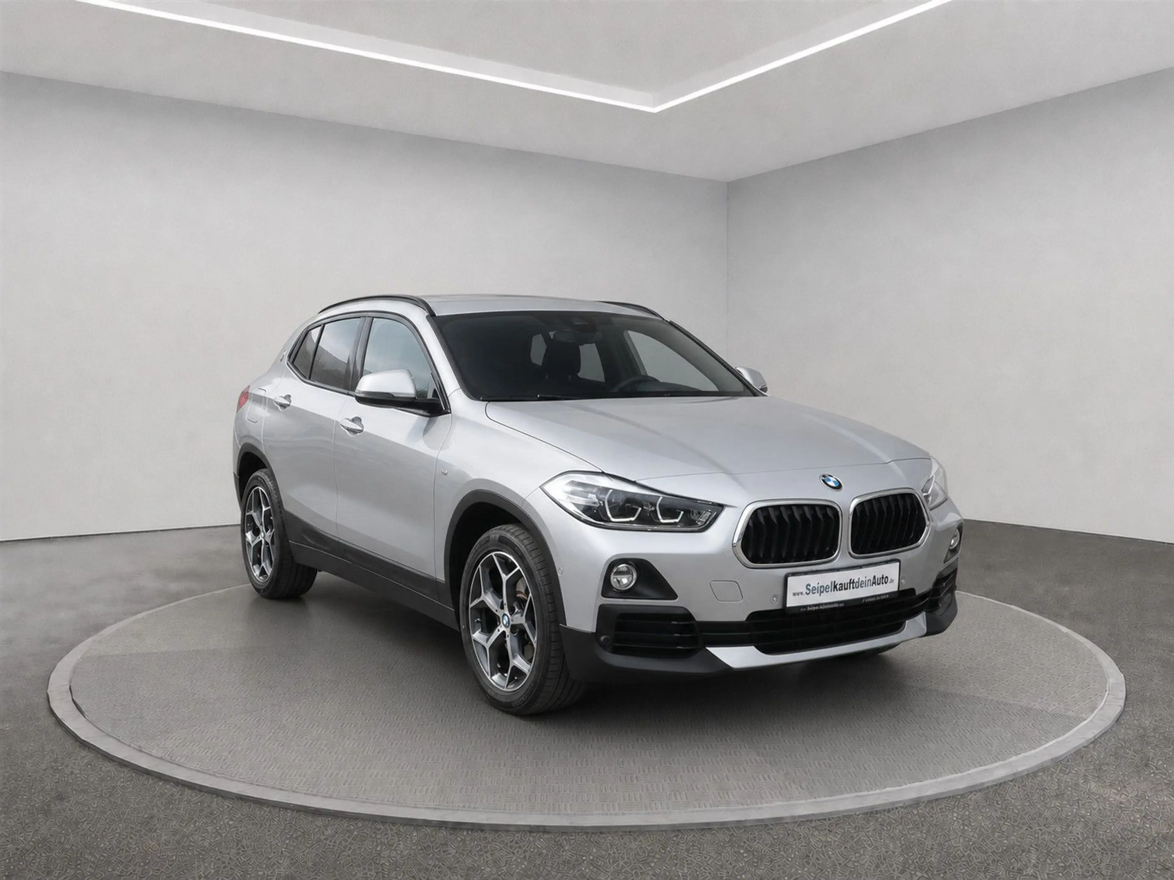 BMW X2 xDrive 20i Advantage /LED/NAVI/SHZ/PDC v+h/ — photo 9