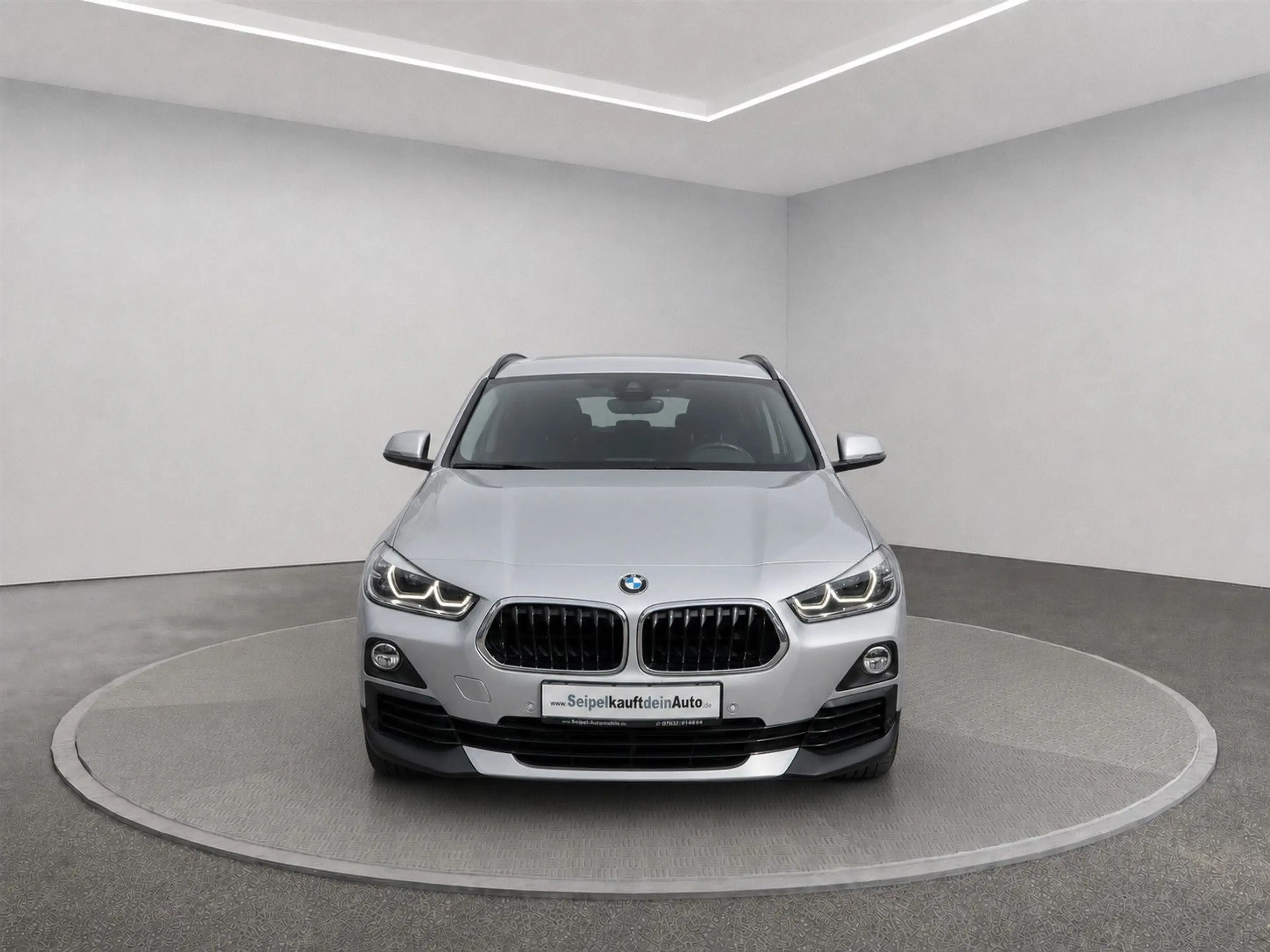 BMW X2 xDrive 20i Advantage /LED/NAVI/SHZ/PDC v+h/ — photo 10