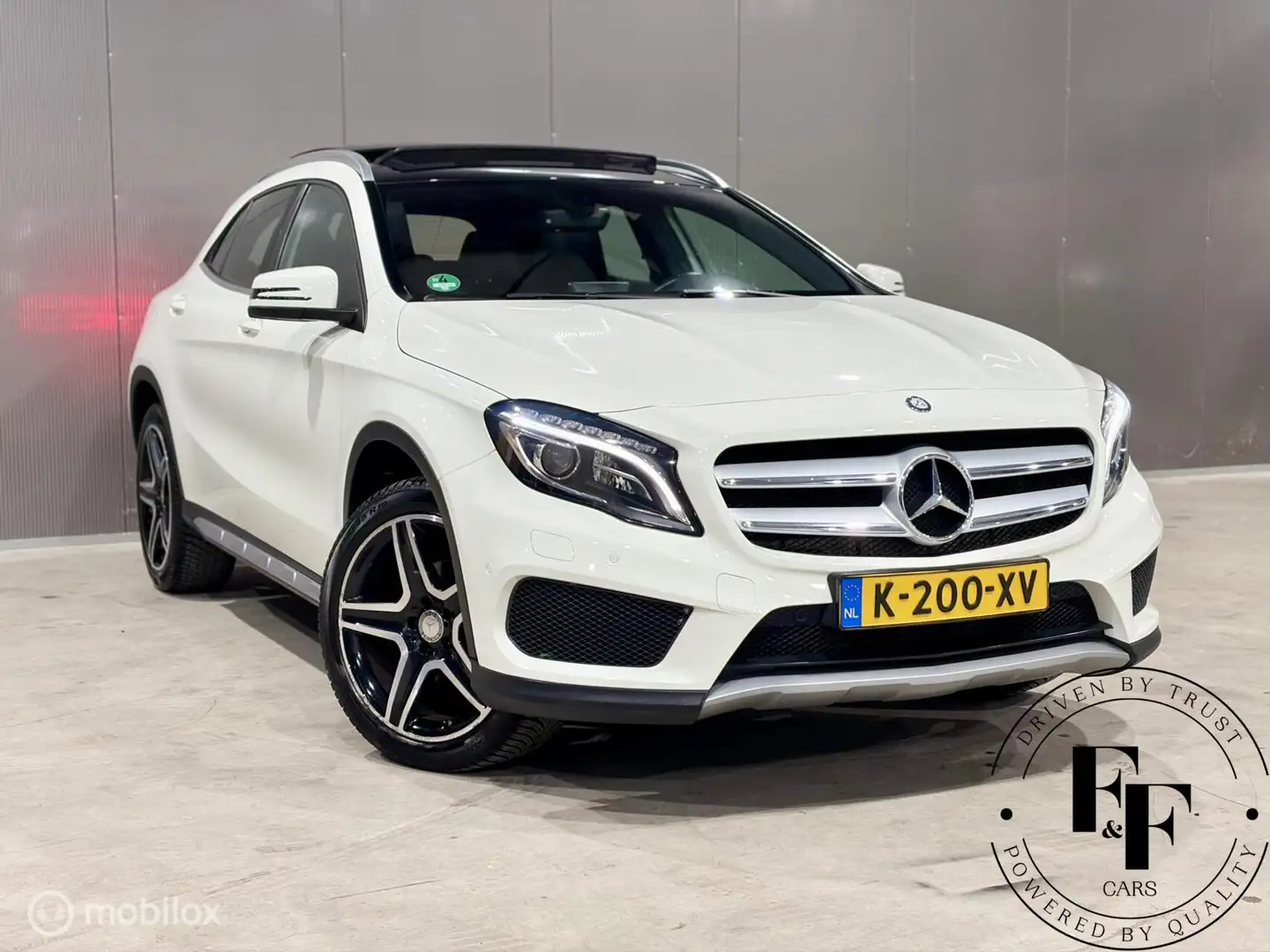Mercedes-Benz GLA 200 | AMG | PANO | Xenon Weiß - 1