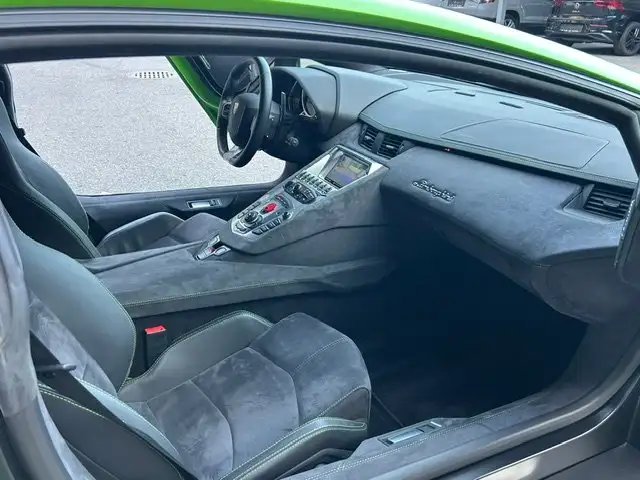 Lamborghini Aventador Aventador LP700-4 Ansicht 11