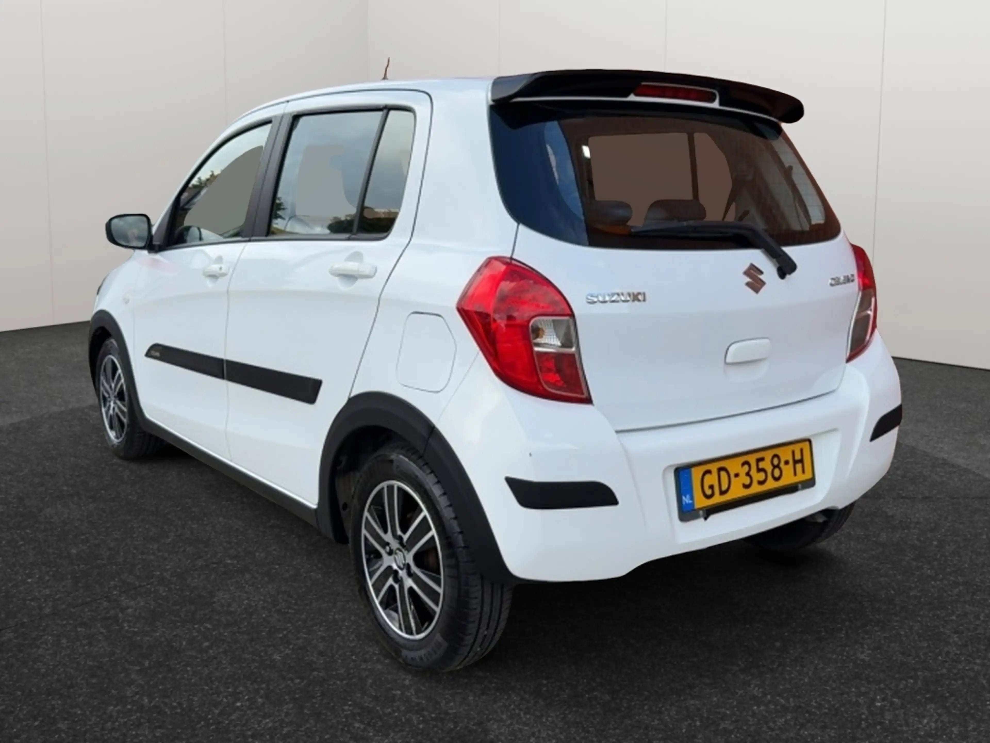 Suzuki Celerio 1.0 Comfort Audio Airco 12 maanden BOVAG Garantie — photo 2