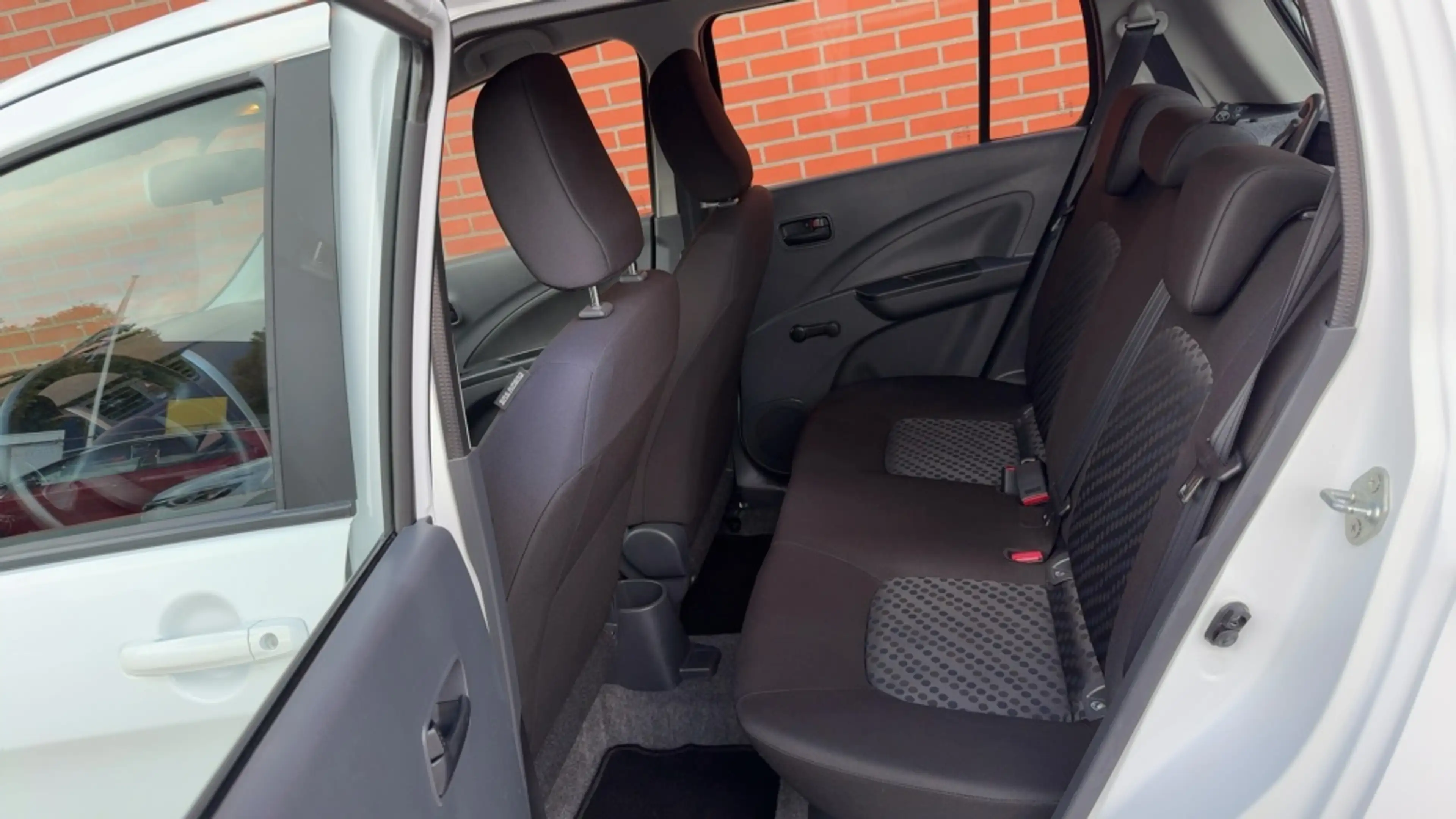 Suzuki Celerio 1.0 Comfort Audio Airco 12 maanden BOVAG Garantie — photo 4