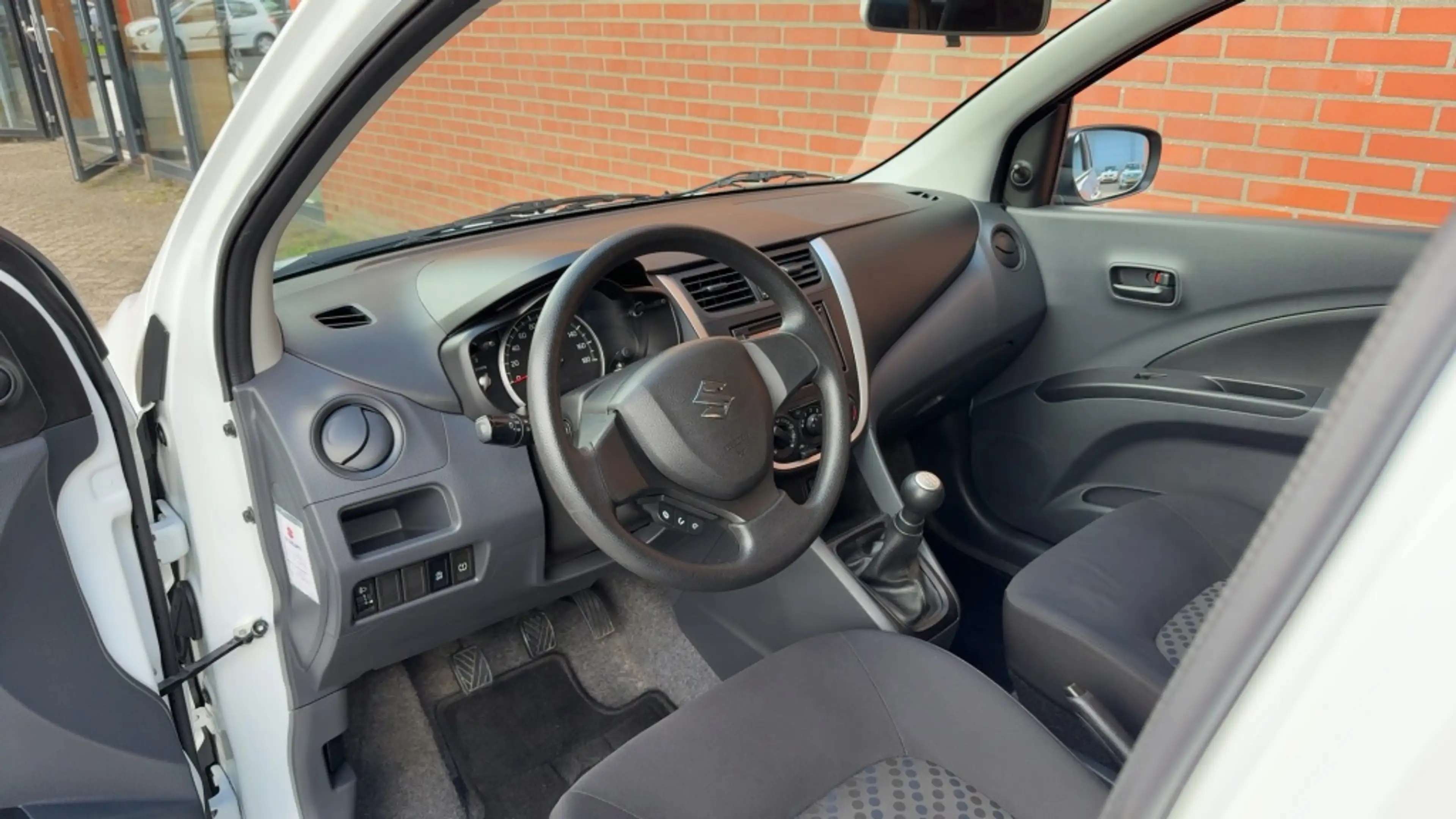 Suzuki Celerio 1.0 Comfort Audio Airco 12 maanden BOVAG Garantie — photo 5