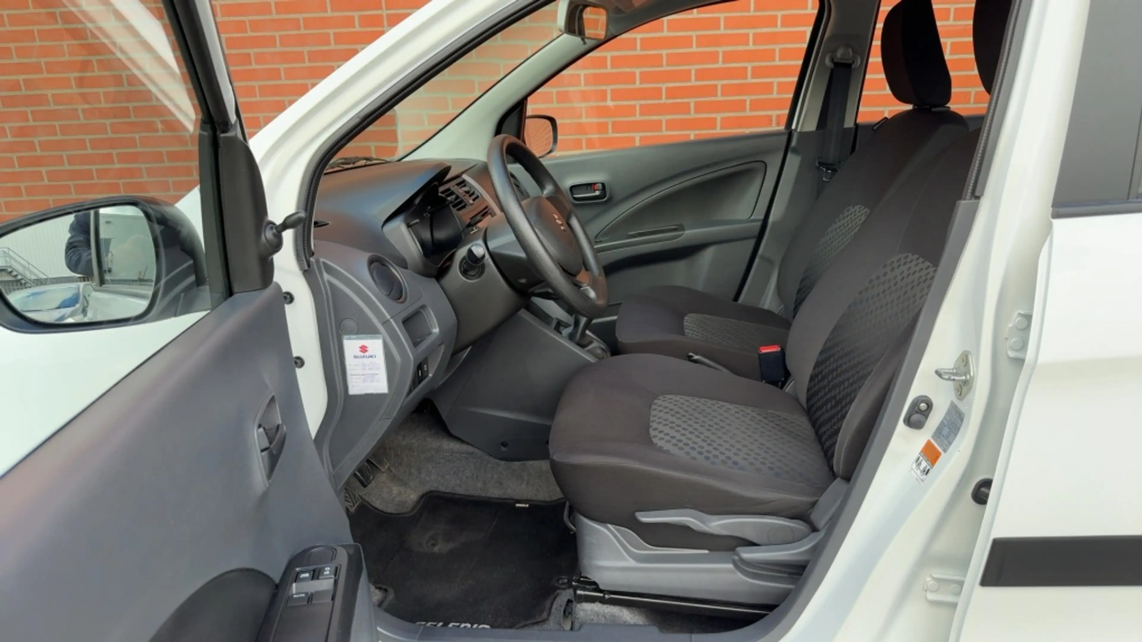 Suzuki Celerio 1.0 Comfort Audio Airco 12 maanden BOVAG Garantie — photo 3