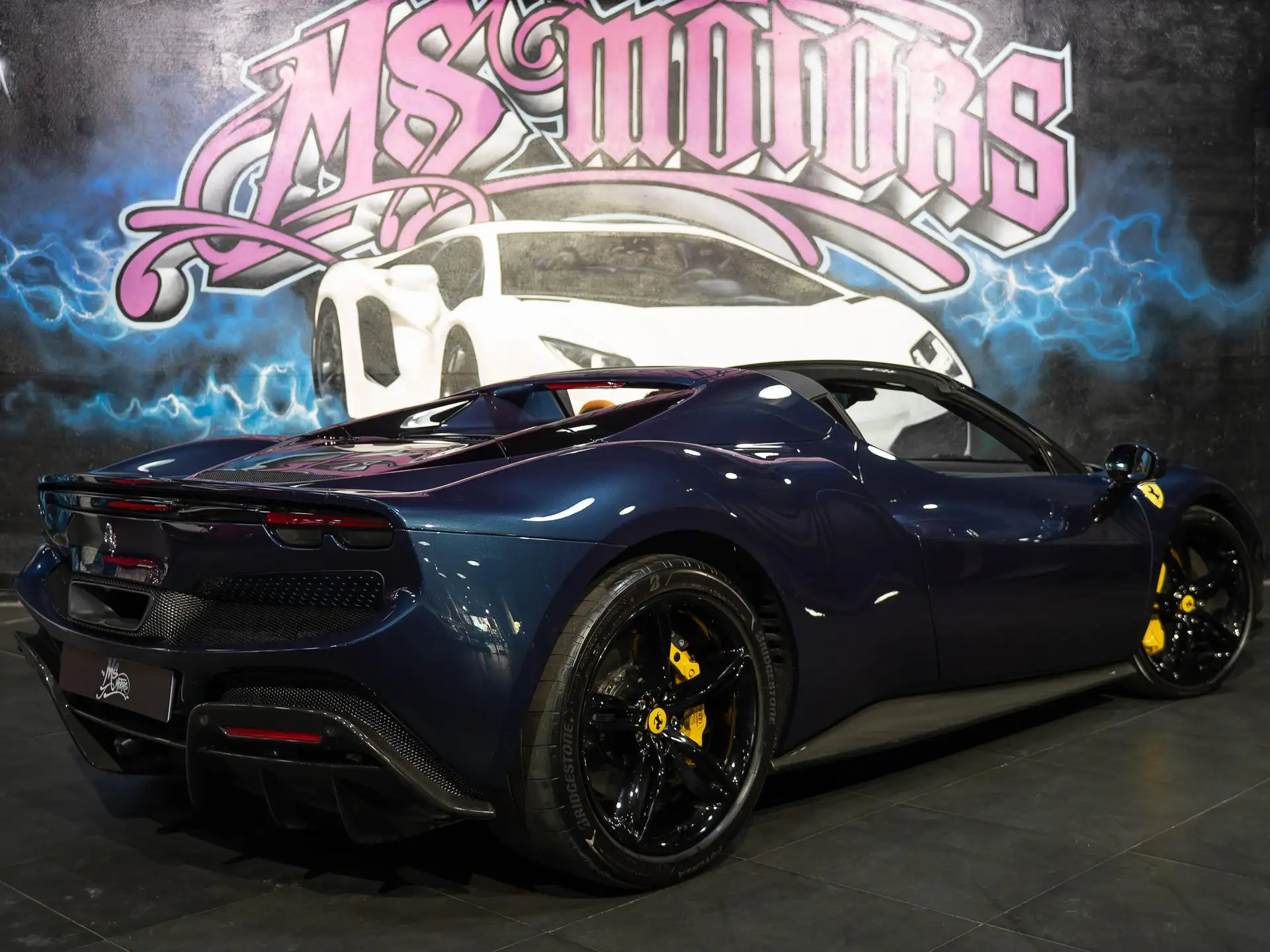 페라리 296 GTS 2024 네이비 사진 5