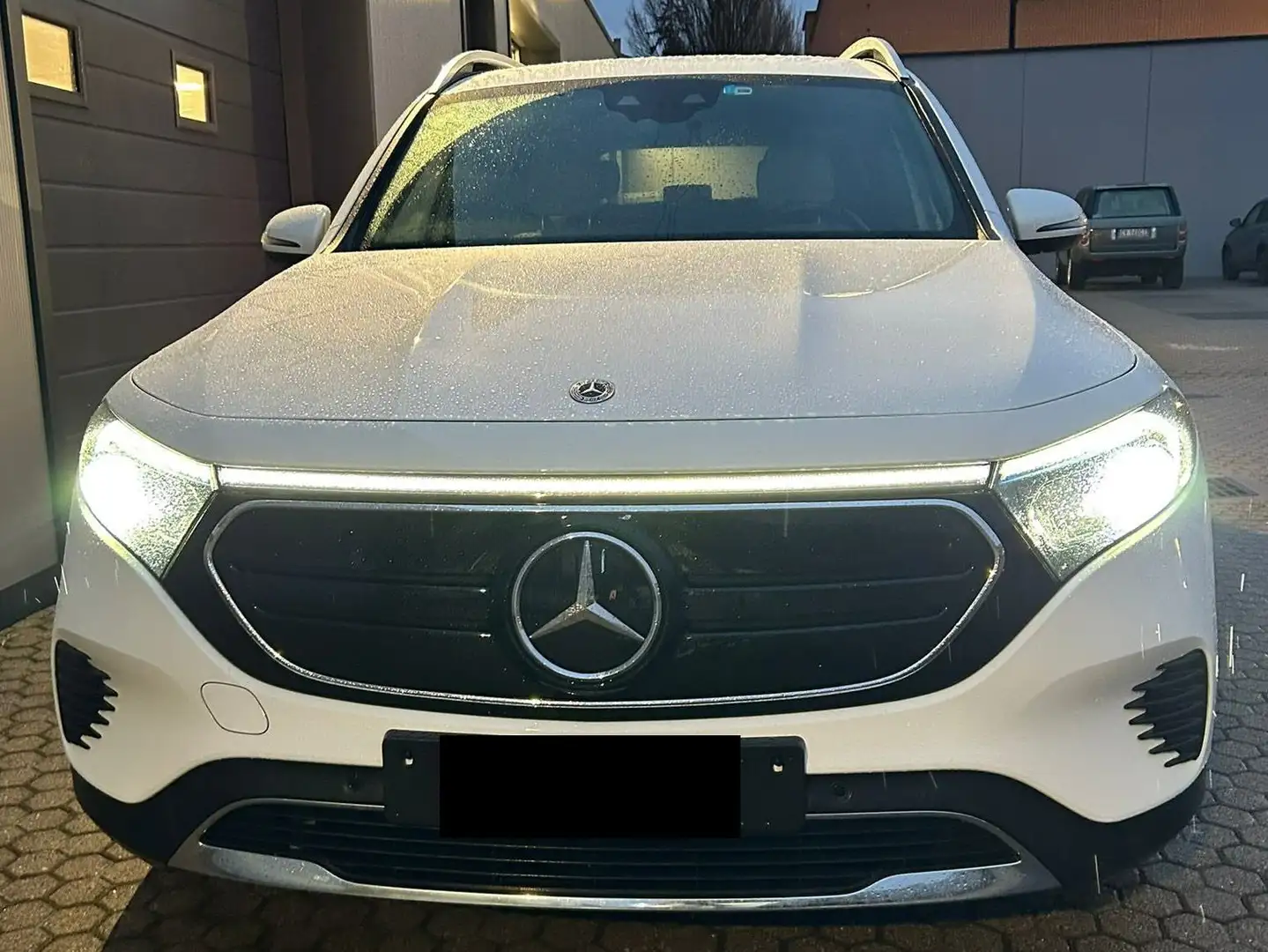 Mercedes-Benz EQB 300 EQB 300 Sport Plus 4matic Fehér - 2