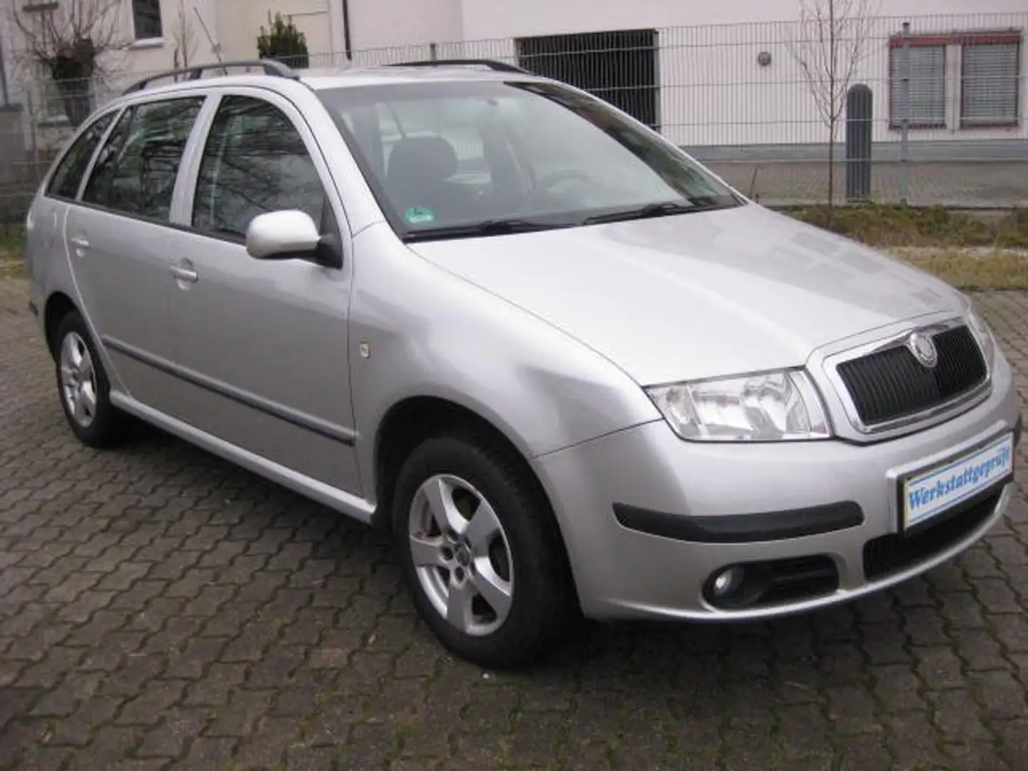 Skoda Fabia Fabia Combi 1.4 16V Ambiente Silber - 2