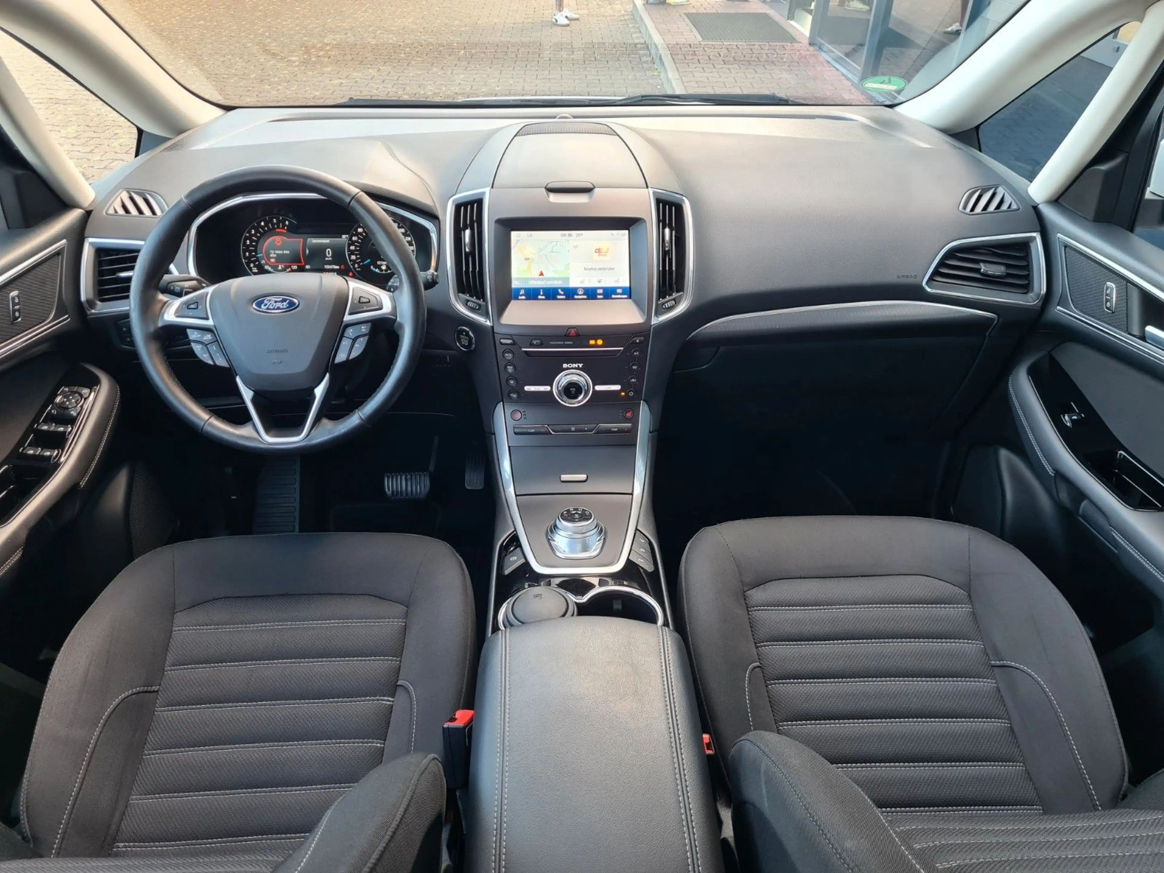 Ford Galaxy Titanium AUT - ASSISTS - LED - PANO - AHK — photo 11