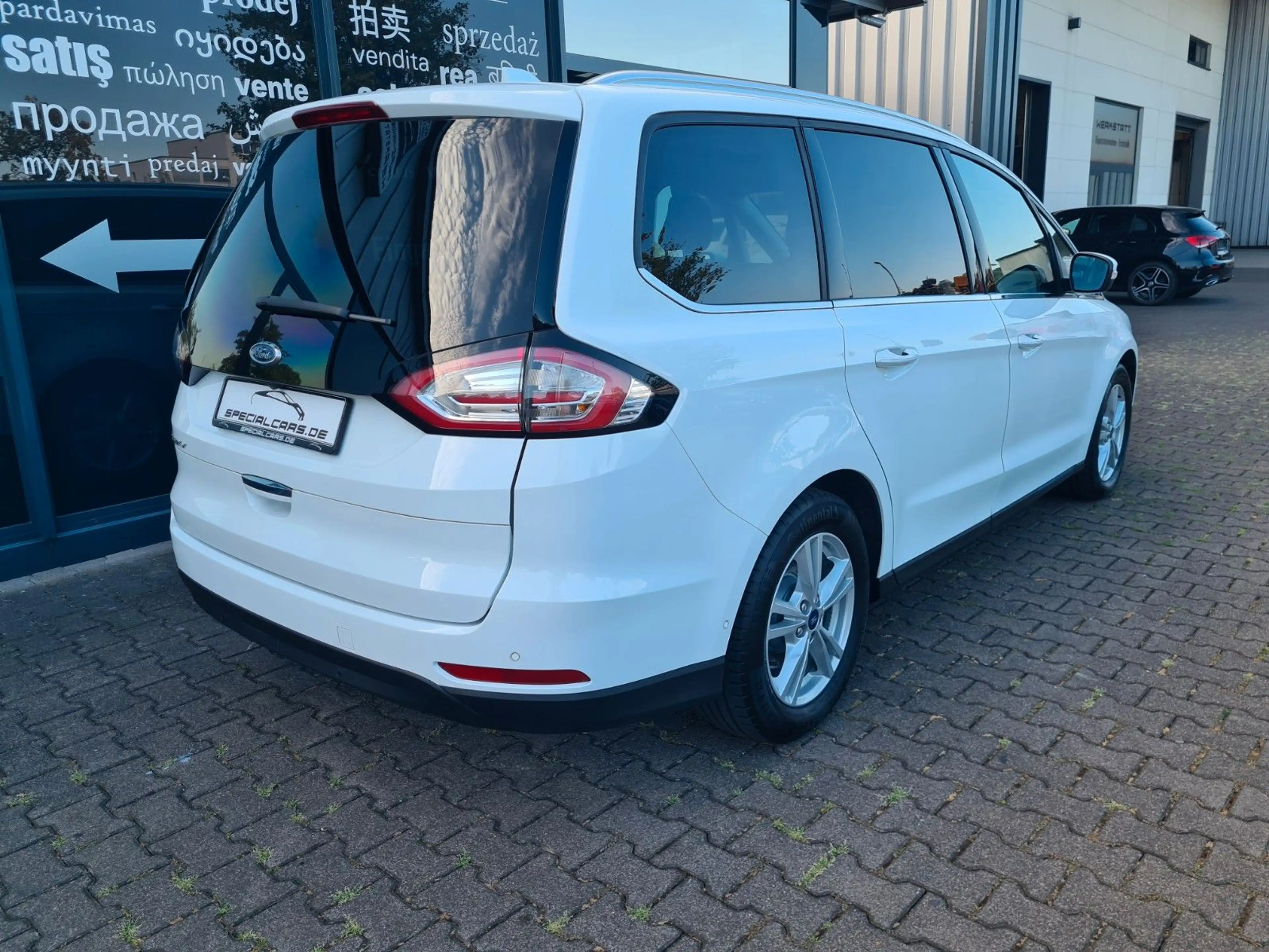 Ford Galaxy Titanium AUT - ASSISTS - LED - PANO - AHK — photo 8