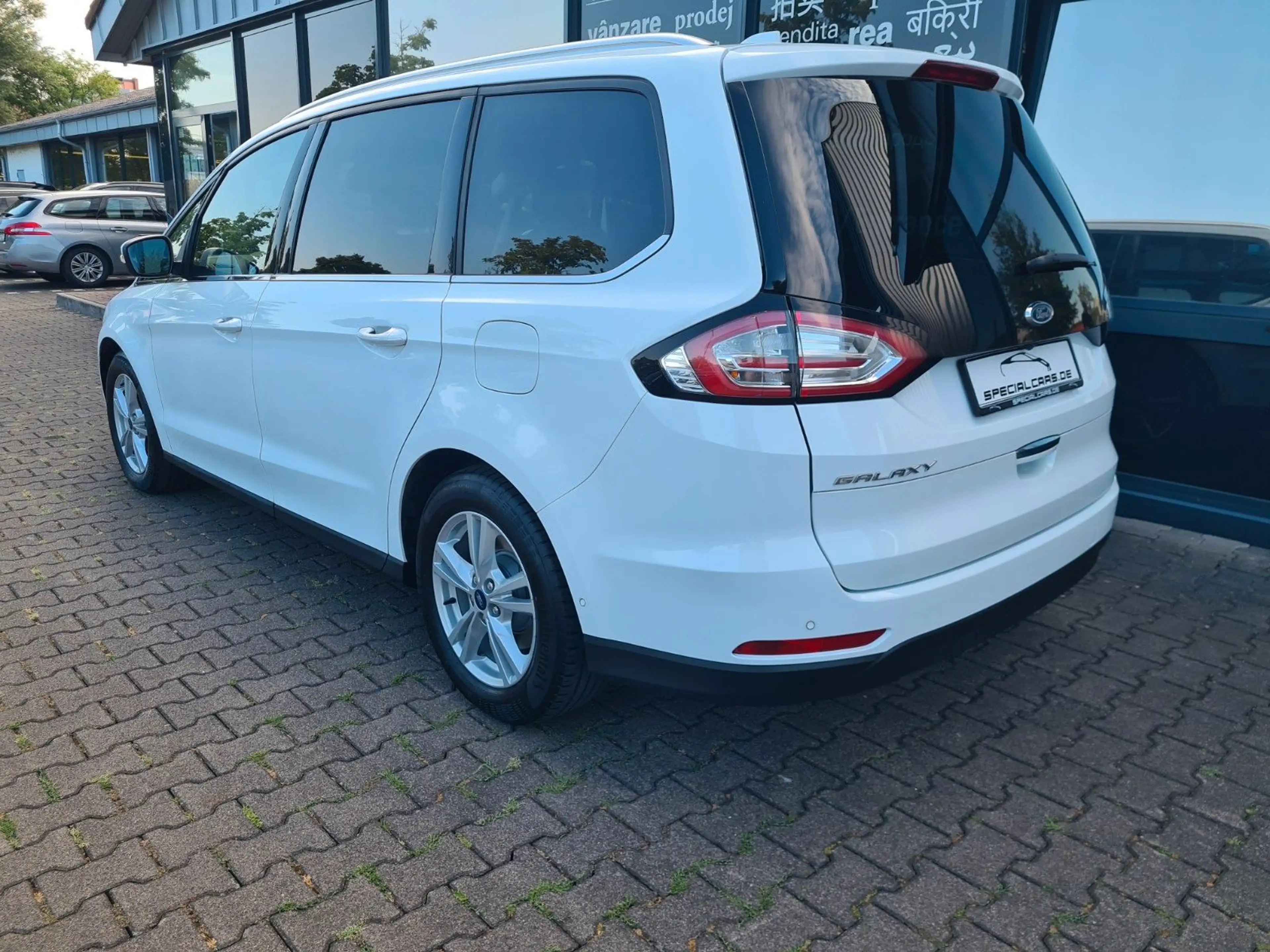 Ford Galaxy Titanium AUT - ASSISTS - LED - PANO - AHK — photo 5