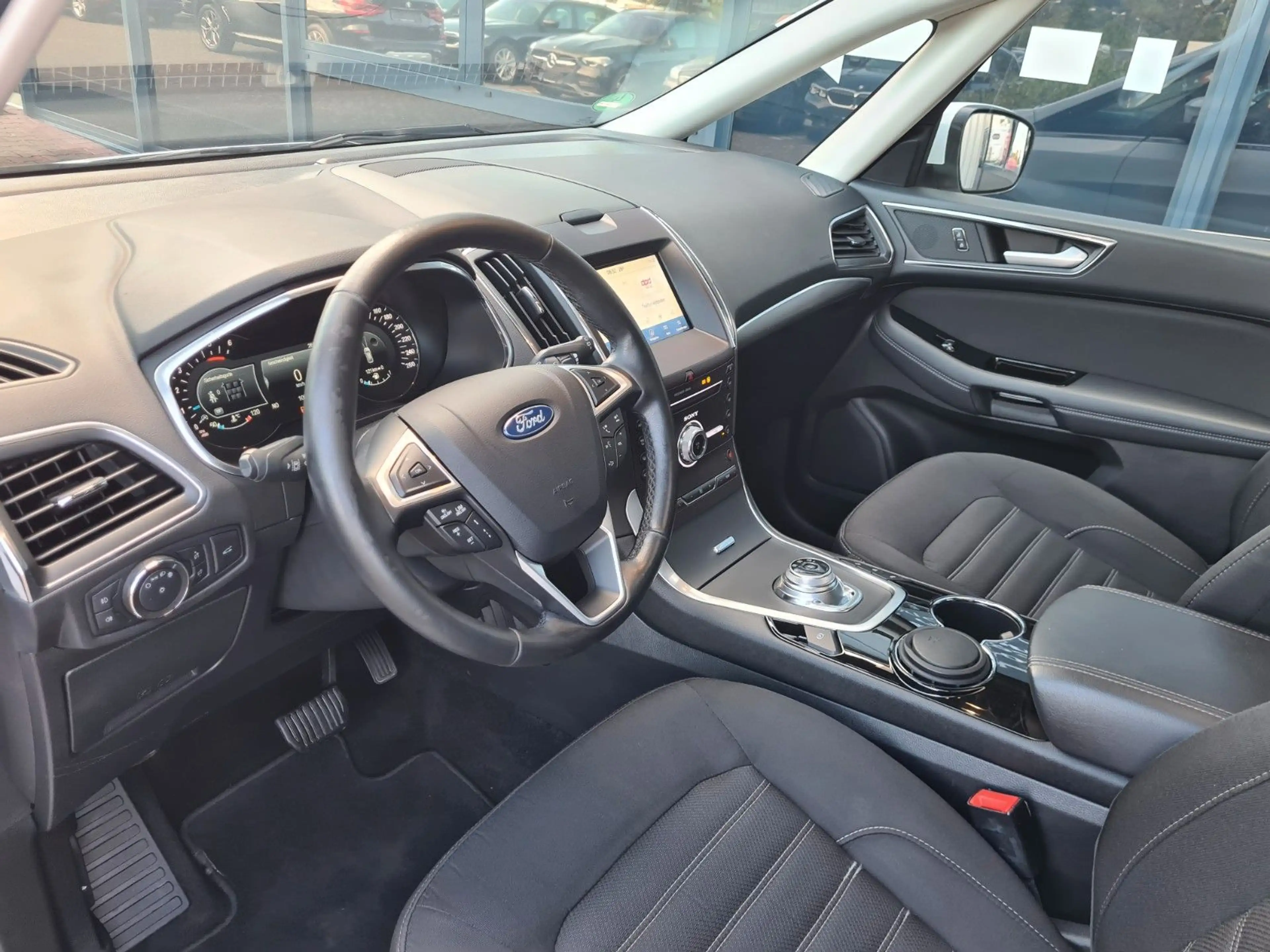 Ford Galaxy Titanium AUT - ASSISTS - LED - PANO - AHK — photo 10