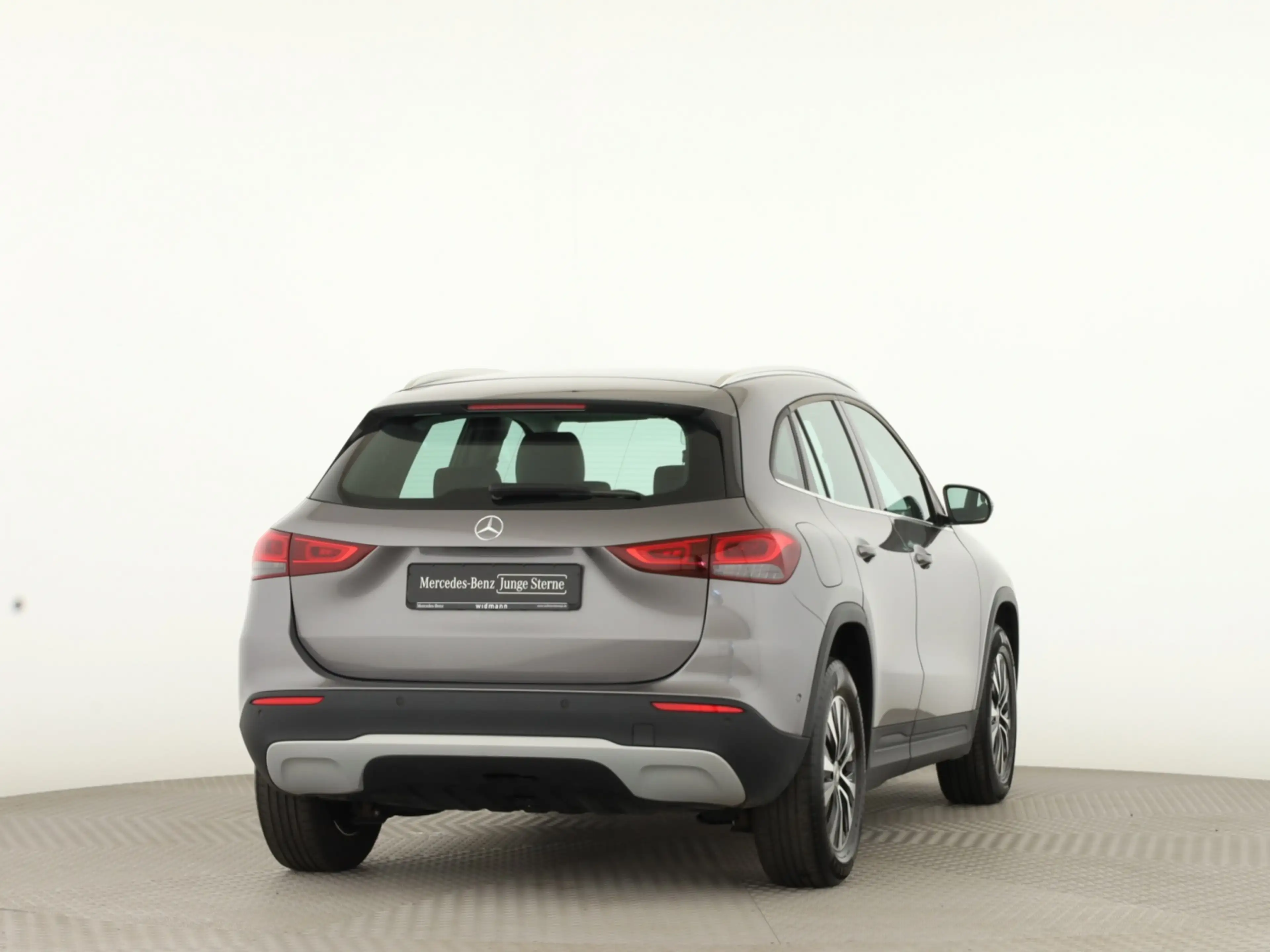 Mercedes-Benz GLA 250 e Style*AHK*LED*Park-Paket*Kamera*Sitzhz — photo 2