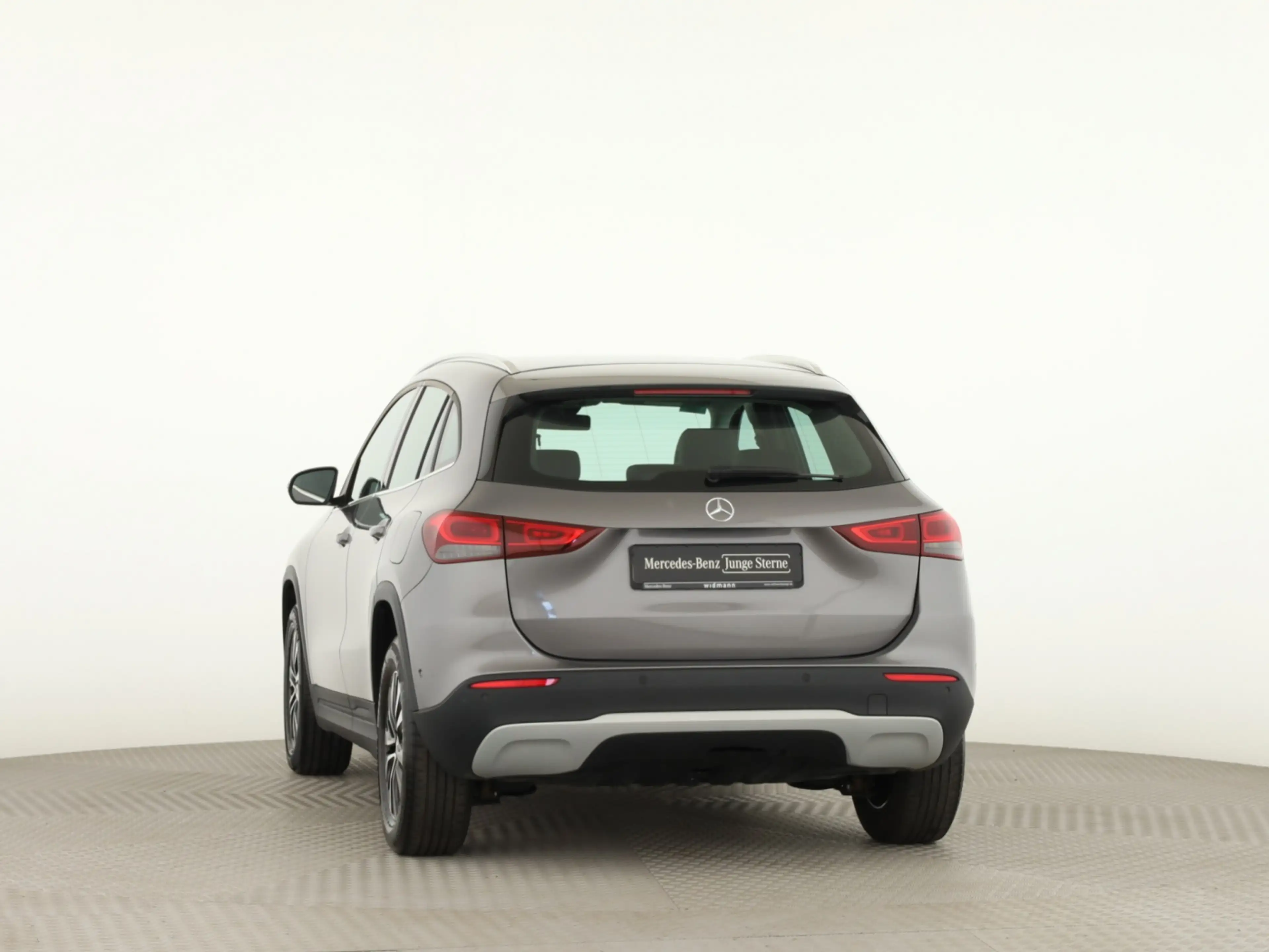Mercedes-Benz GLA 250 e Style*AHK*LED*Park-Paket*Kamera*Sitzhz — photo 4