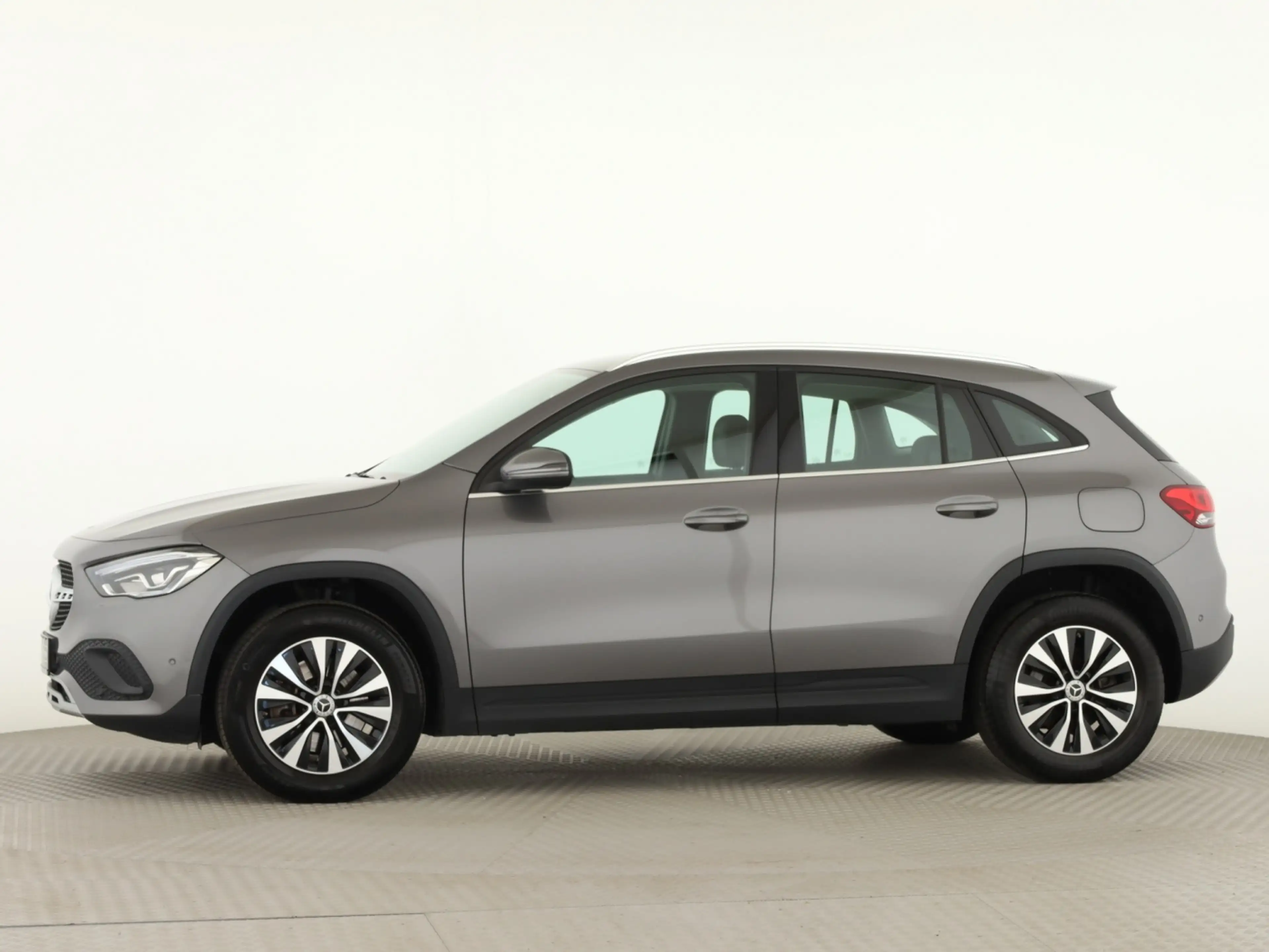 Mercedes-Benz GLA 250 e Style*AHK*LED*Park-Paket*Kamera*Sitzhz — photo 7