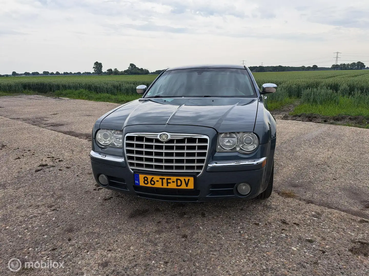 Chrysler 300C 2.7 V6 Touring Grau - 2