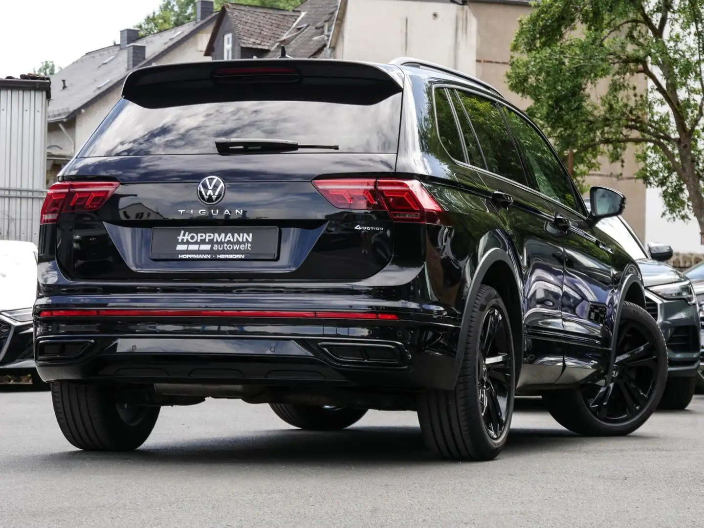 Volkswagen Tiguan 2.0 TDI R-Line Black AHK Matrix Kamera Schwarz - 2