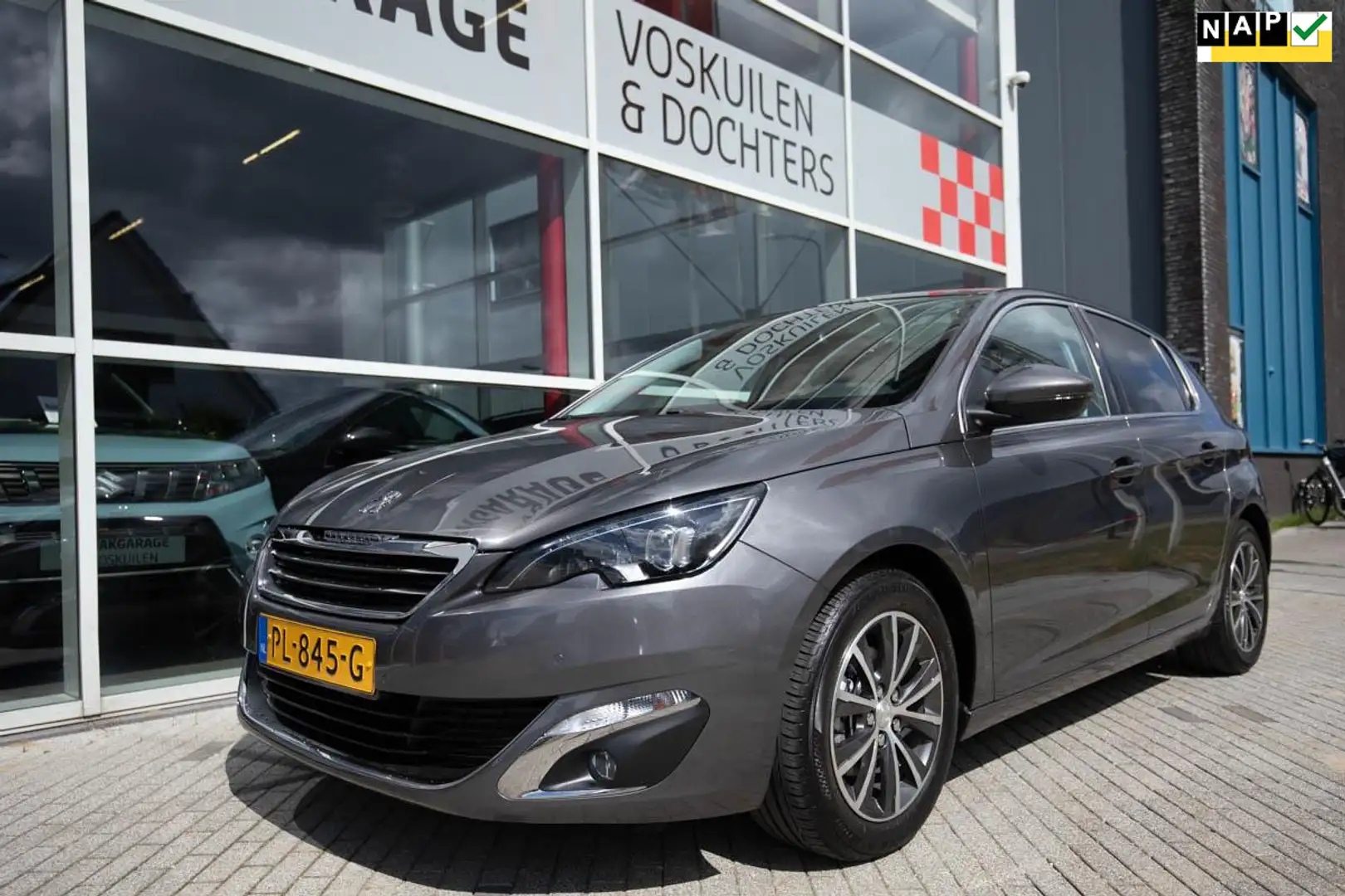 Peugeot 308 1.2 PureTech Blue Lease Premium Gris - 1