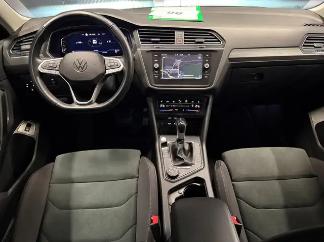Volkswagen Tiguan Allspace view 13