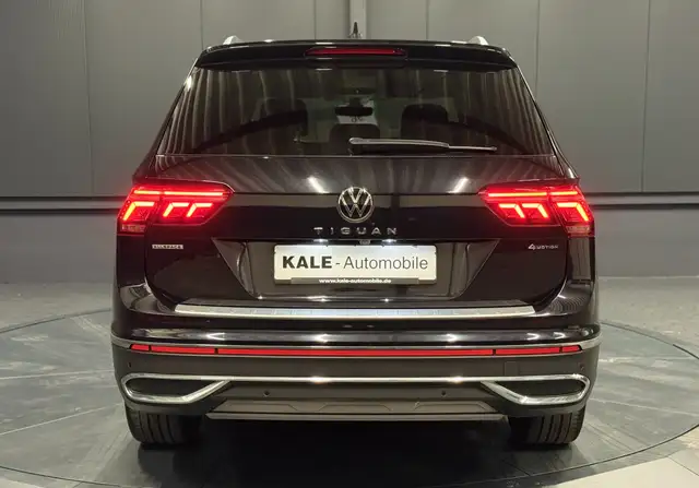 Volkswagen Tiguan Allspace view 5
