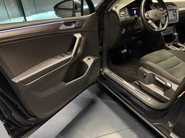 Volkswagen Tiguan Allspace view 22