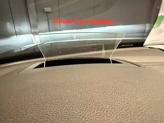 Volkswagen Tiguan Allspace view 14