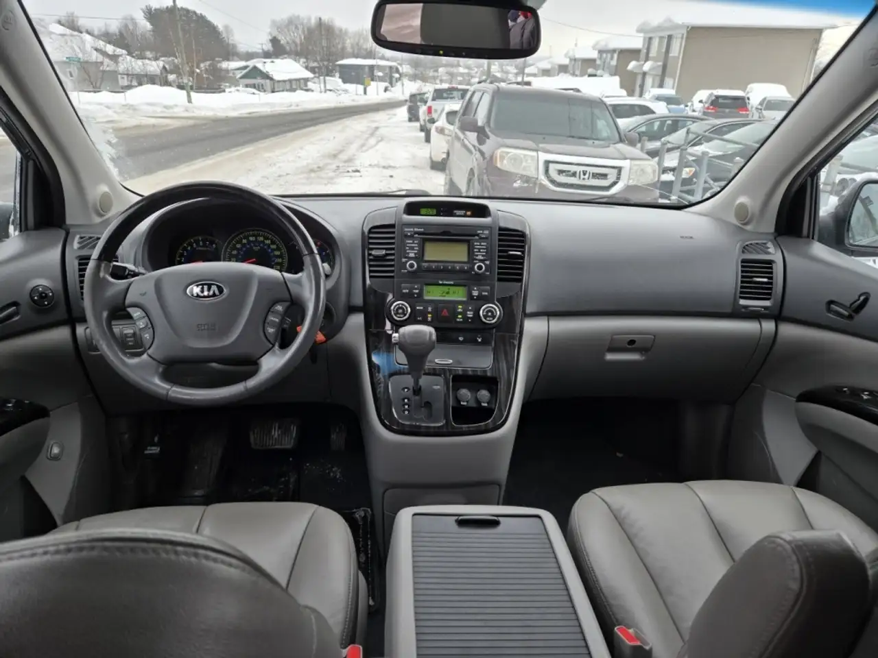Kia Sedona снимка Kia Sedona