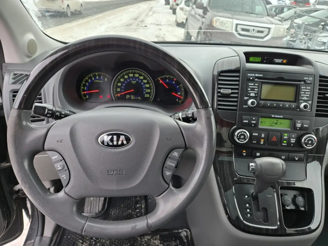 Kia Sedona снимка Kia Sedona