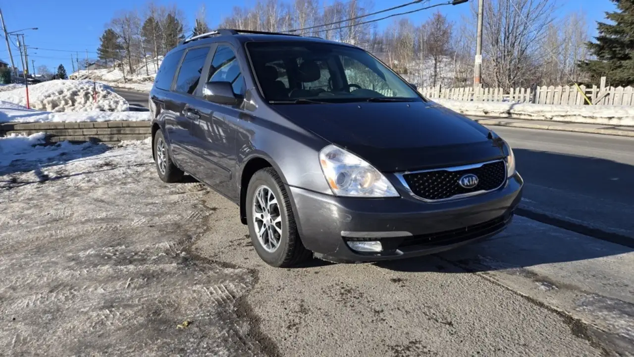 Kia Sedona снимка Kia Sedona