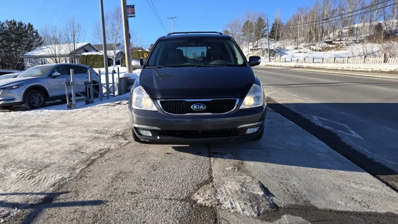 Kia Sedona снимка Kia Sedona
