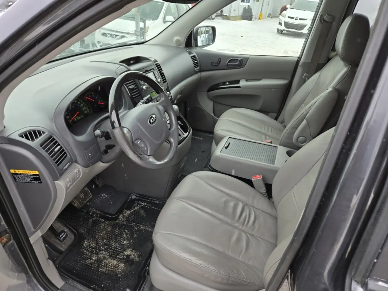 Kia Sedona снимка Kia Sedona