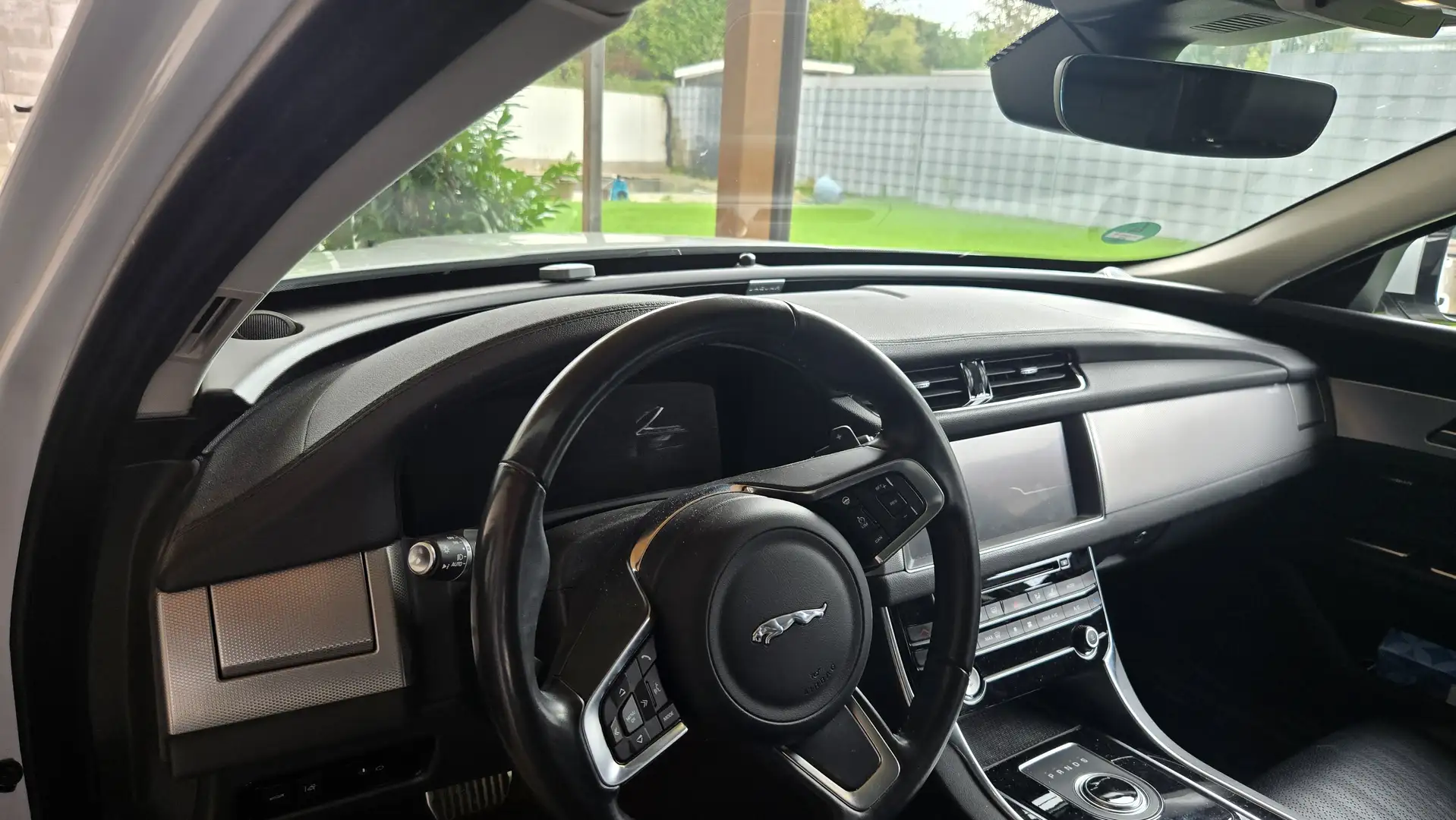 Jaguar XF XF Diesel 20d Aut. Pure Weiß - 2