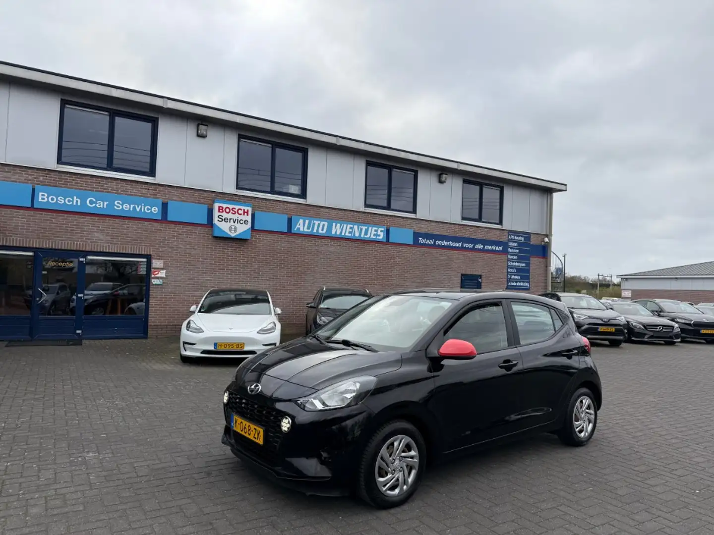 Hyundai i10 1.0 | Comfort Smart 5-Drs | Airco | Navi | Carplay Zwart - 2