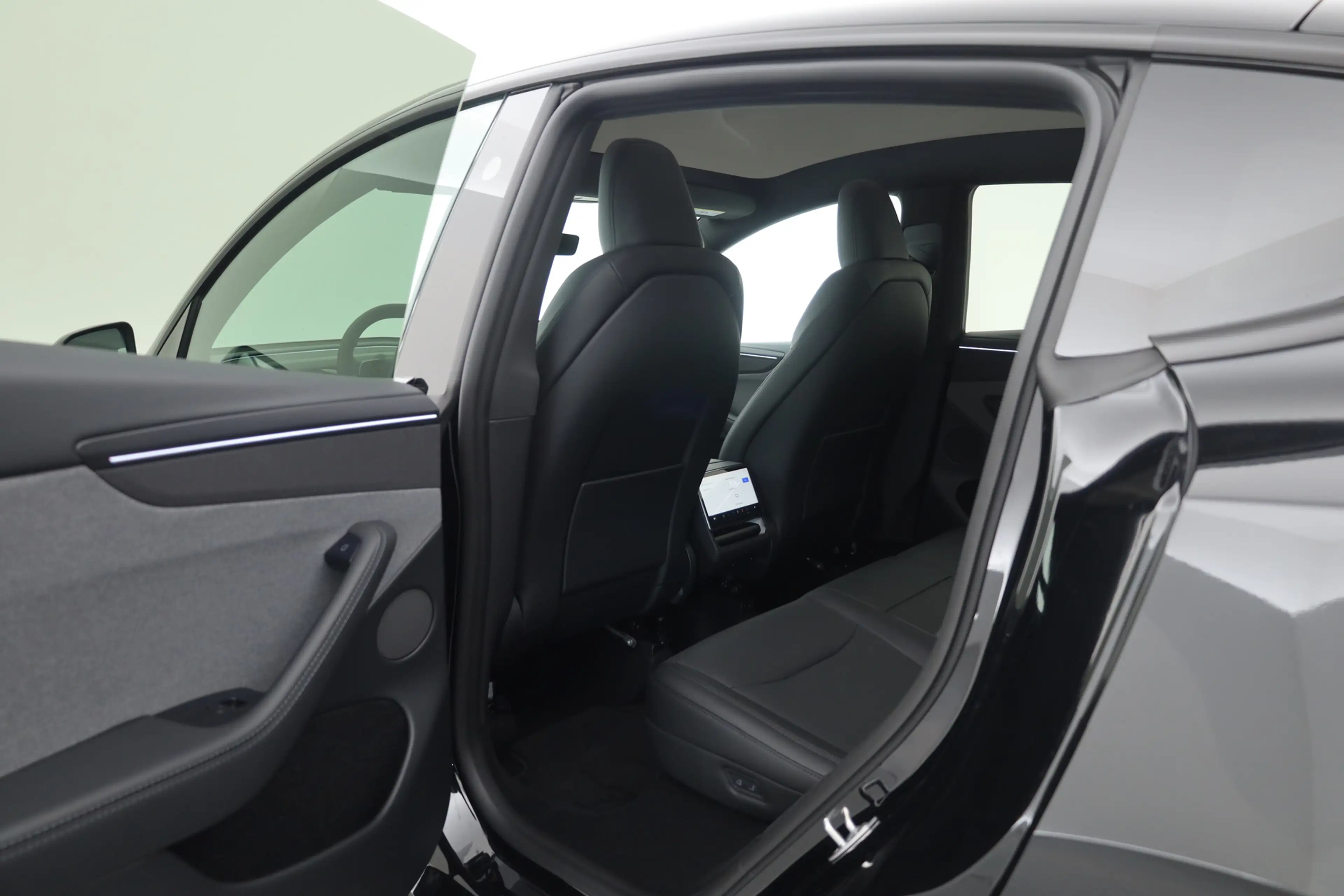 Tesla Model Y Premium Long Range RWD 75 kWh | Rijklaar! | Direct — photo 45