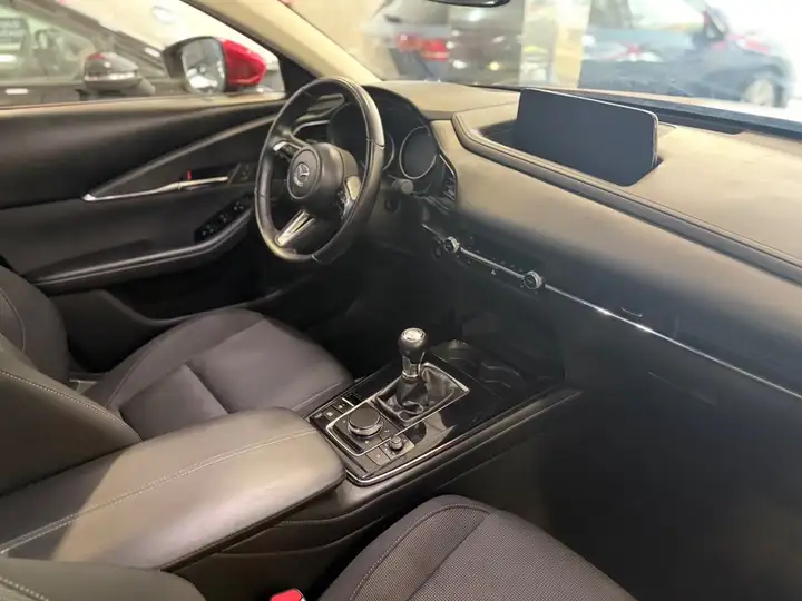 Mazda CX-30 2025, foto 9