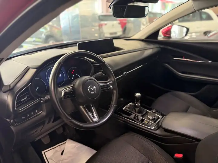 Mazda CX-30 2025, foto 7