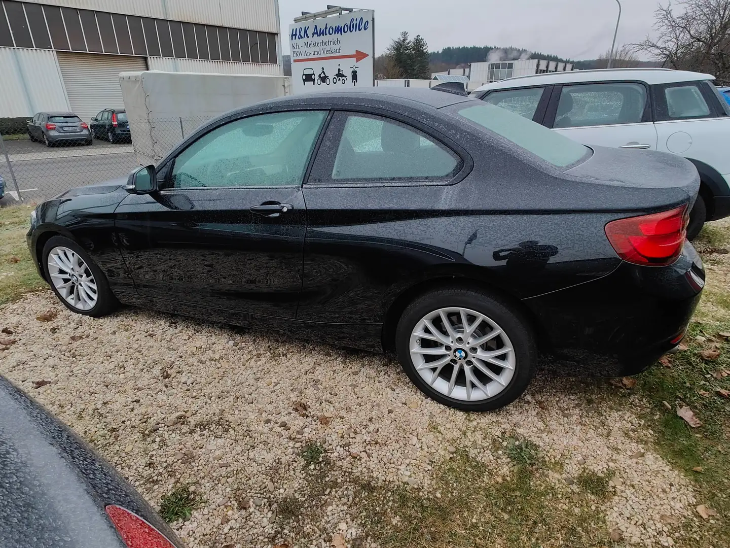 BMW 218 218 i Advantage*Auto*Shz*Navi*Xenon*Alu*BT*PDC Schwarz - 2