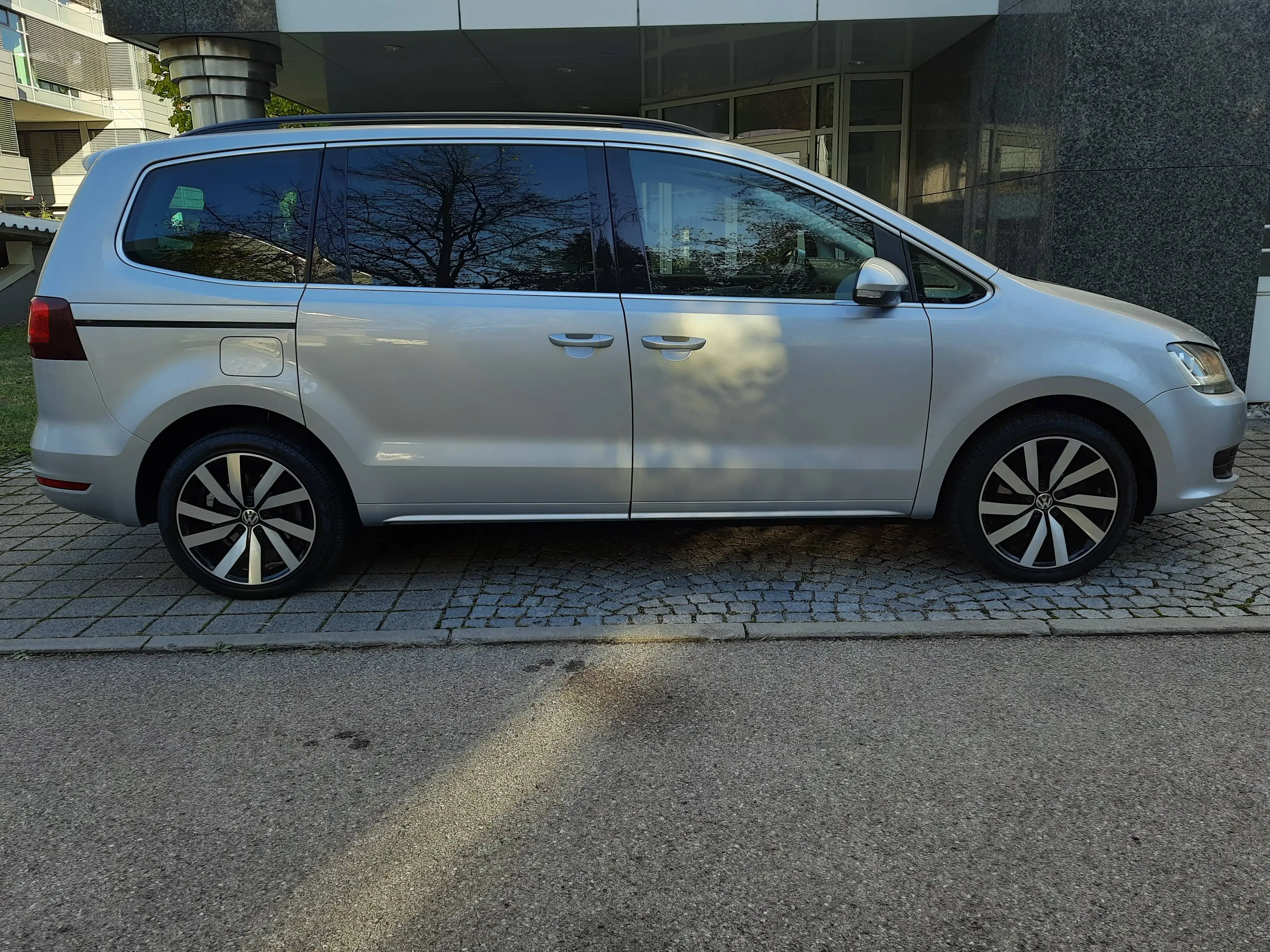 Volkswagen Sharan Comfortline 4Motion/7Sitz/AhK/Navi/Eu6/18" — photo 5