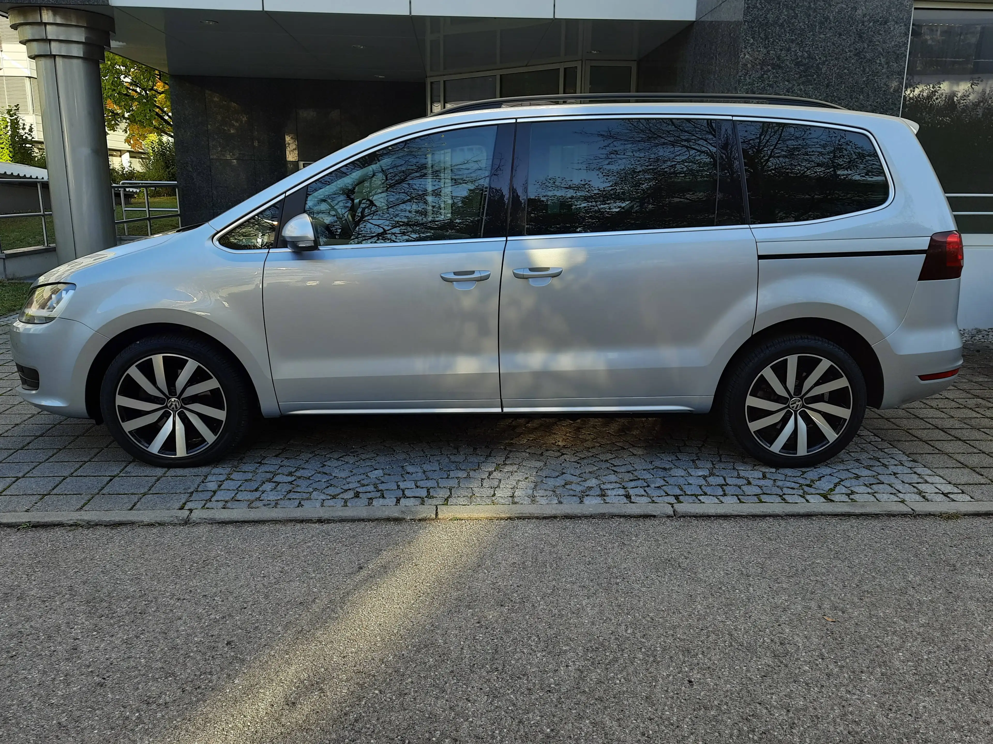 Volkswagen Sharan Comfortline 4Motion/7Sitz/AhK/Navi/Eu6/18" — photo 9
