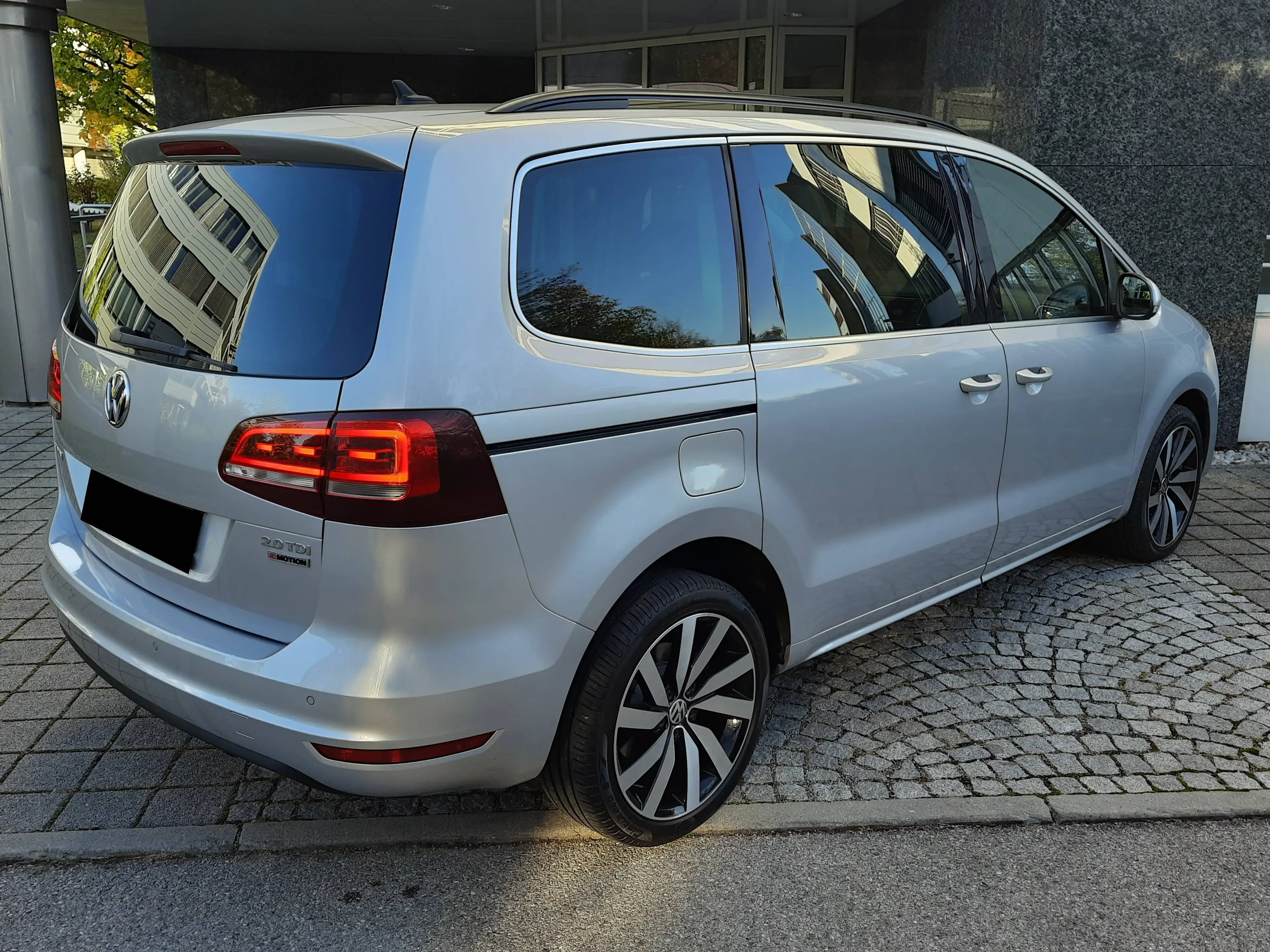 Volkswagen Sharan Comfortline 4Motion/7Sitz/AhK/Navi/Eu6/18" — photo 6