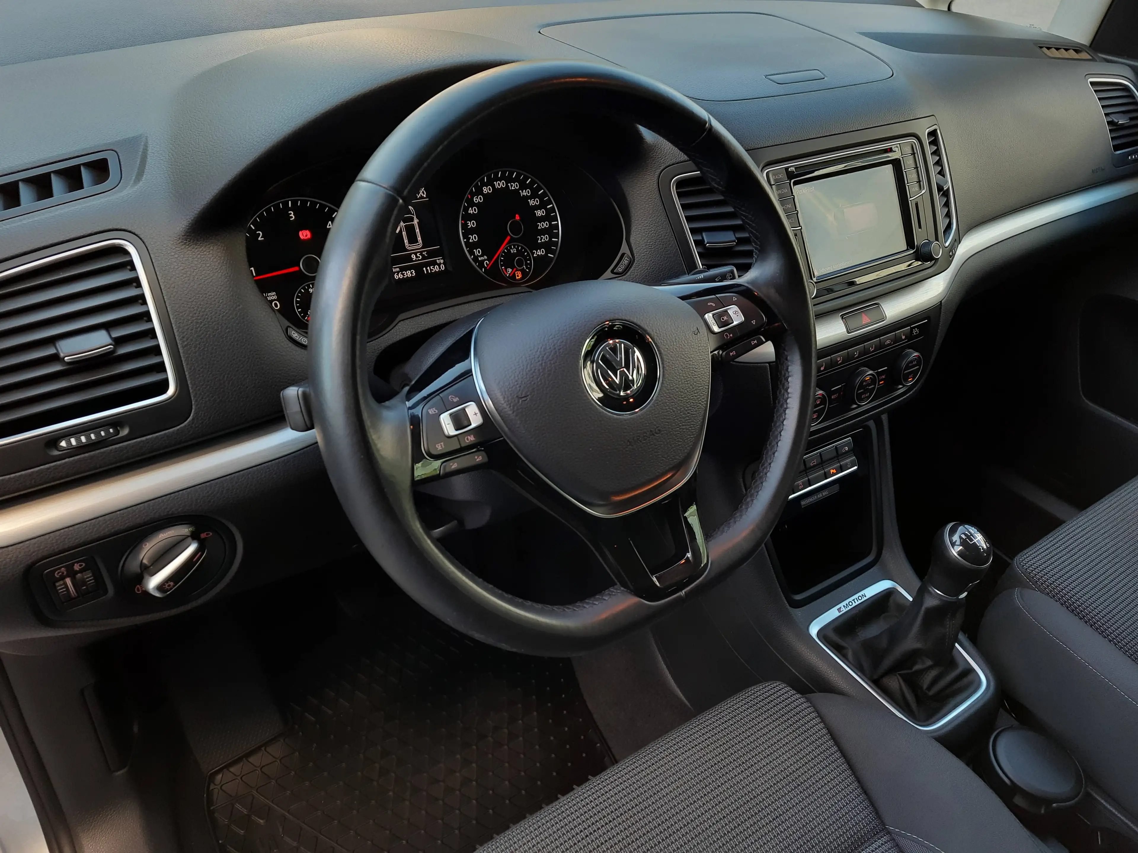 Volkswagen Sharan Comfortline 4Motion/7Sitz/AhK/Navi/Eu6/18" — photo 11