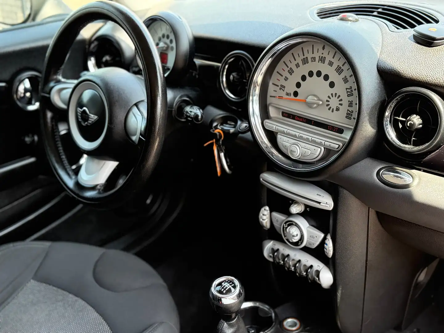 MINI One Clubman Mini 1.4 Anniversary Airco 18'' Velgen Nieuwe Apk Zwart - 2
