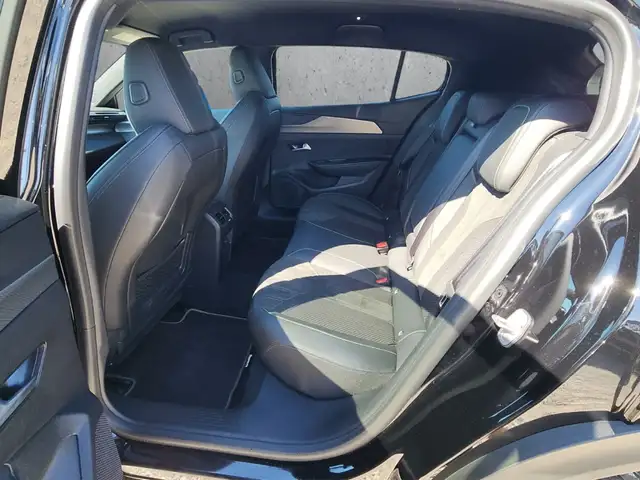 Peugeot 408 view 8