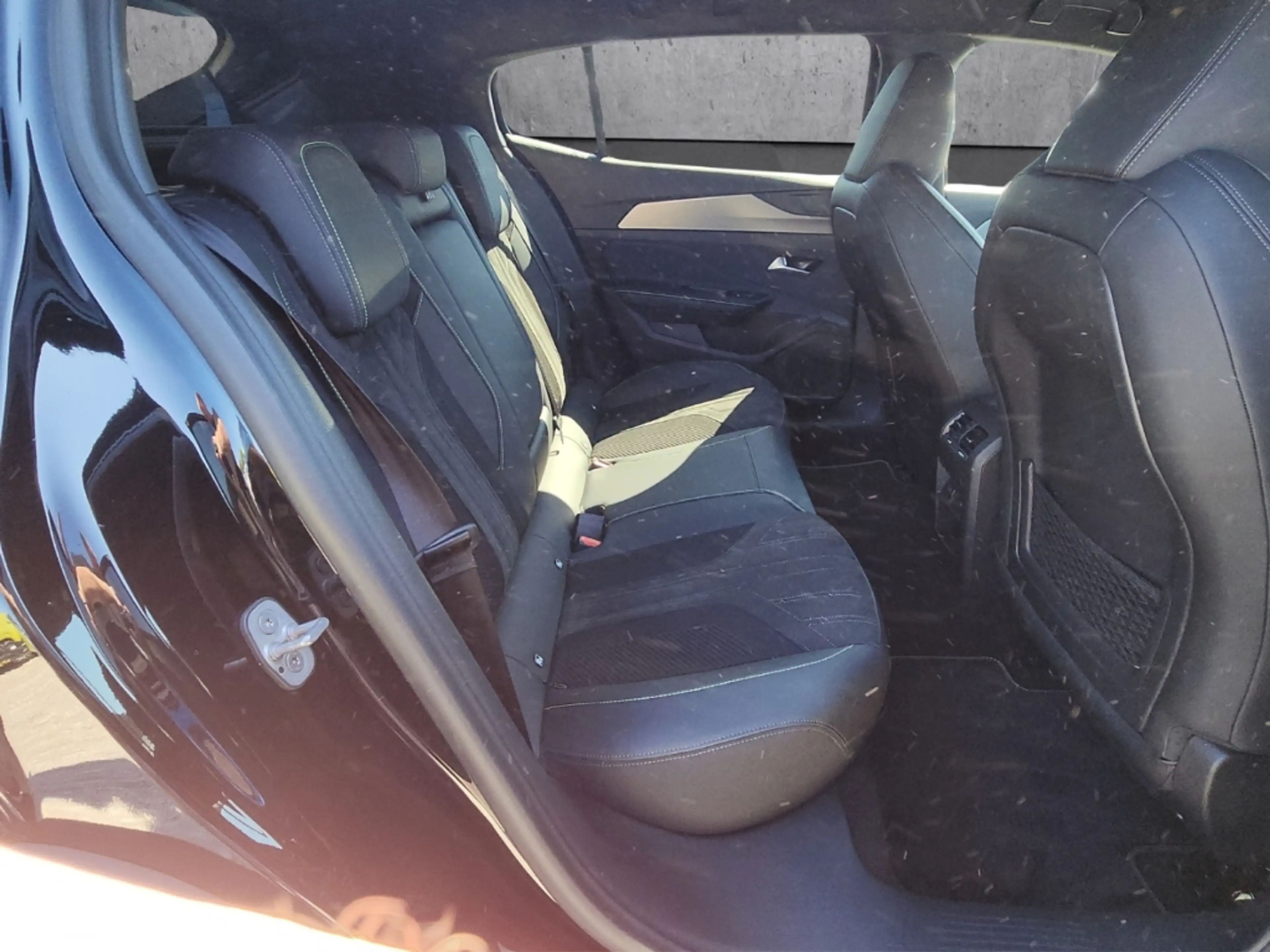 Peugeot 408 GT PureTech 130 EAT8 Navi Memory Sitze LED Blendfr — photo 14
