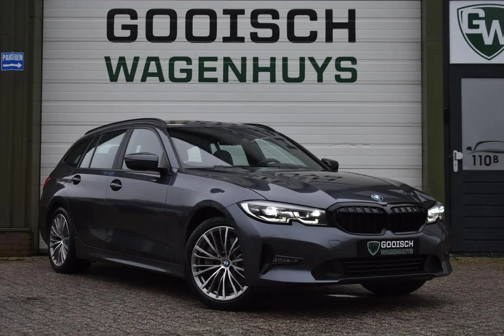 BMW 330 3-serie Touring 330e High Executive | Trekhaak | C Grijs - 2